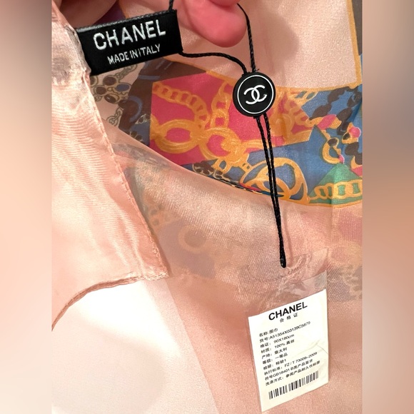 CHANEL Vintage Scarf - Picture 3 of 6